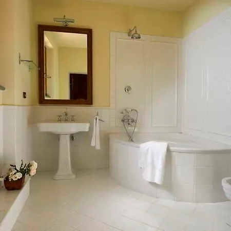 Hotel Borgo Di Pietrafitta Relais 3*
